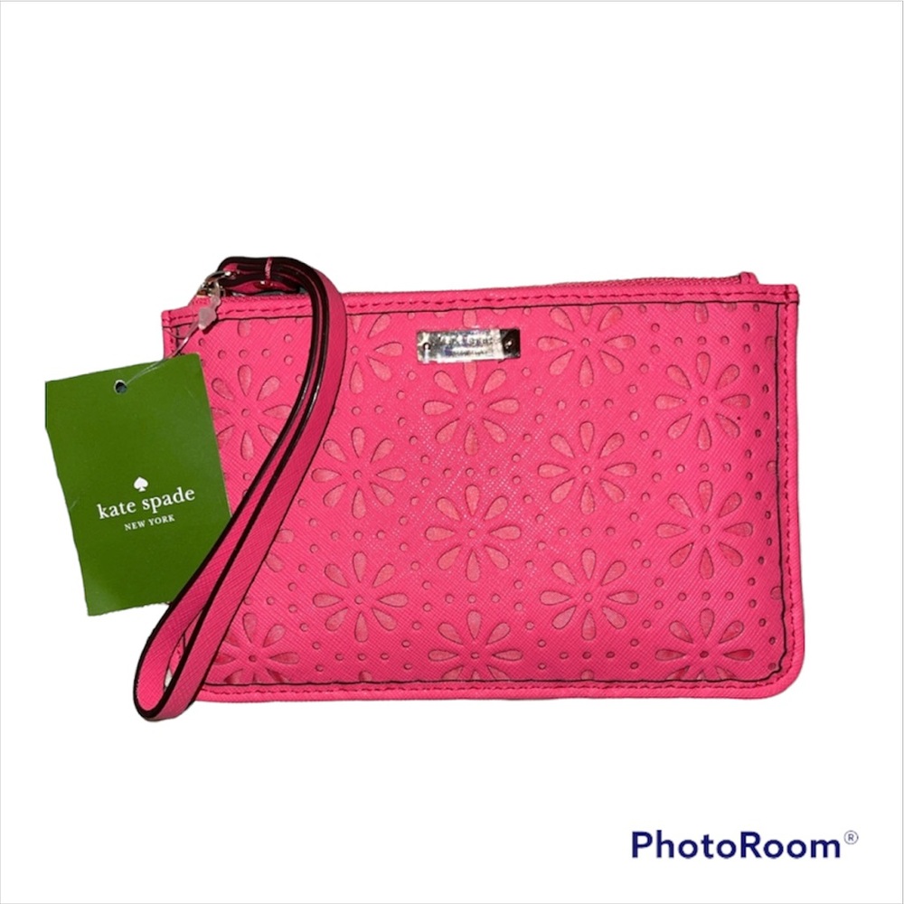 🚫 SOLD 🚫 Kate Spade Perforated Wristlet